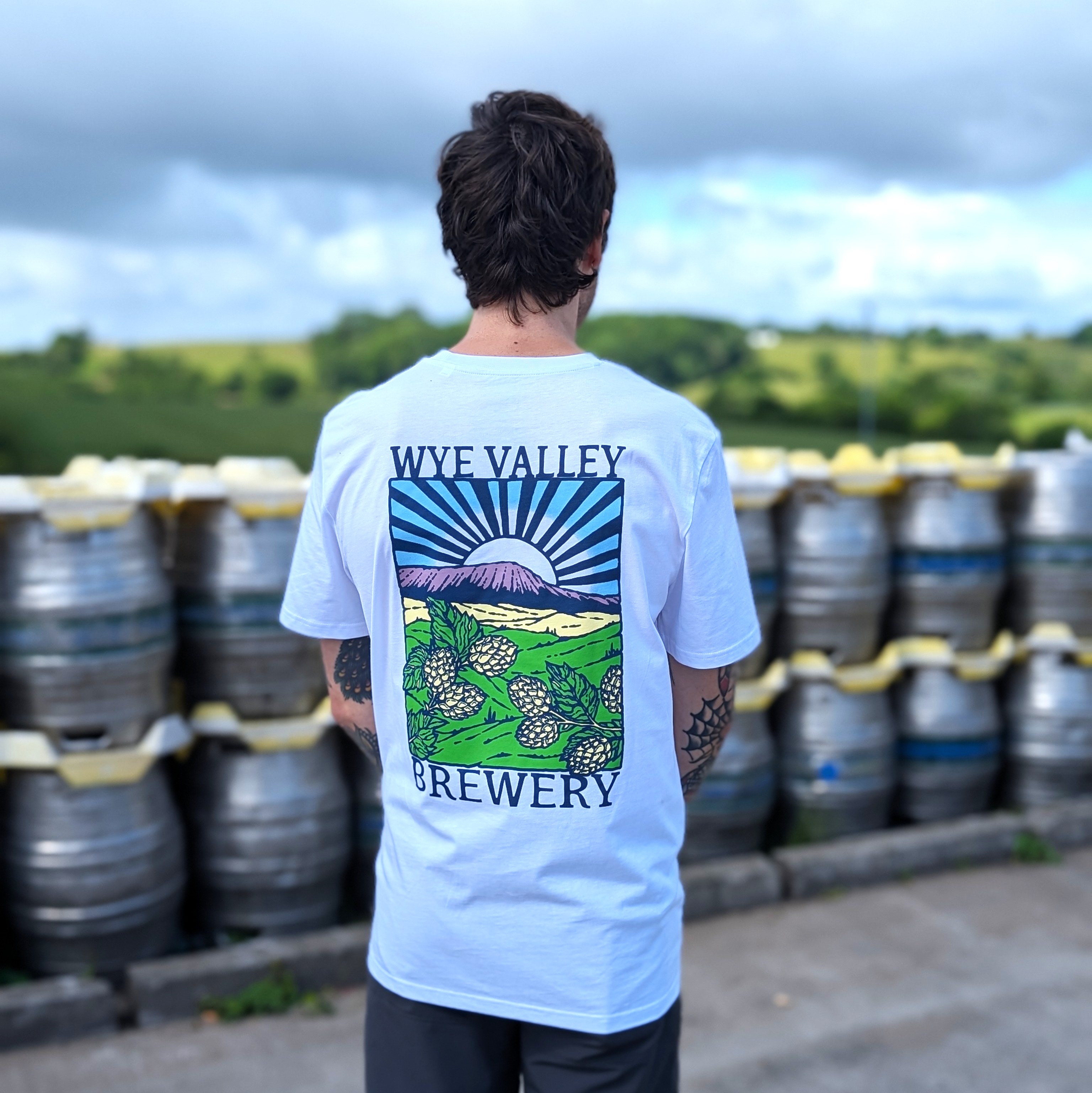 Image of WHITE ILLUSTRATED TEE